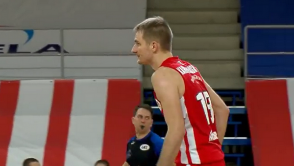 Staigmena Utenoje: V. Kariniausko tritaškiu „Juventus“ patiesė „Žalgirį“ (VIDEO)