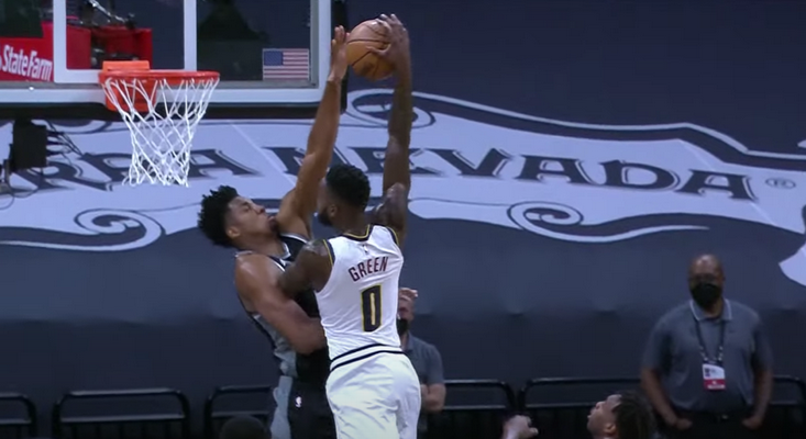 Itin tolimas S. Curry šūvis bei fantastiškas H. Whiteside'o blokas - NBA Top 10 viršūnėje (VIDEO)