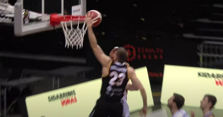 Gražiausių LKL momentų viršūnę užkariavo J. Furmanavičiaus skrydis (VIDEO)
