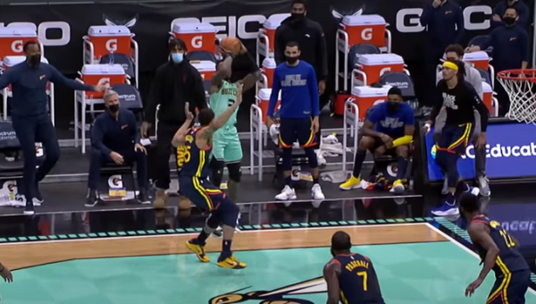 B. Adebayo blokas LeBronui ir pergalingas T. Roziero metimas – įspūdingiausi NBA momentai (VIDEO)