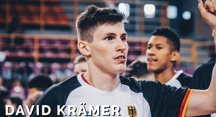 „Bayern“ pasikvietė Vokietijos pirmenybėse bei G lygoje nežibėjusį gynėją