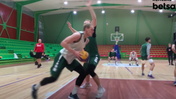 3x3 rinktinės stovykloje – bekompromisė kova net treniruočių metu (VIDEO)