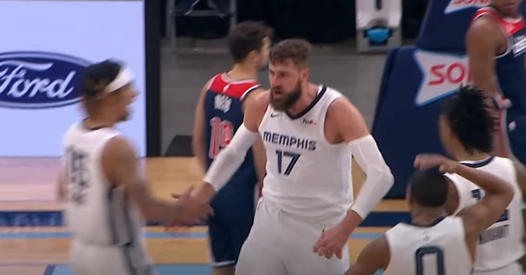 J. Valančiūnas sužaidė sezono rungtynes, o „Grizzlies“ iškovojo pergalę (VIDEO)