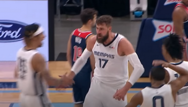 J. Valančiūnas sužaidė sezono rungtynes, o „Grizzlies“ iškovojo pergalę (VIDEO)