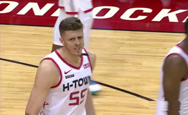 Buvęs žalgirietis išmainytas į triskart NBA čempioną