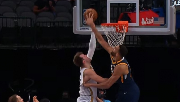 R. Goberto blokas L. Dončičiui ir pergalingas G. Trento šūvis – NBA Top 10 viršūnėje (VIDEO)