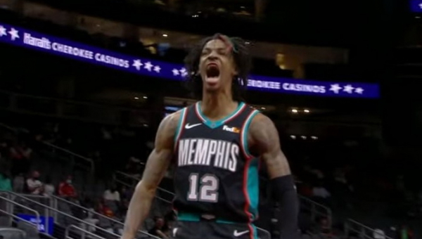 Fantastiški J. Valančiūno komandos žvaigždės ir K. Irvingo dėjimai – NBA Top 10 viršūnėje (VIDEO)
