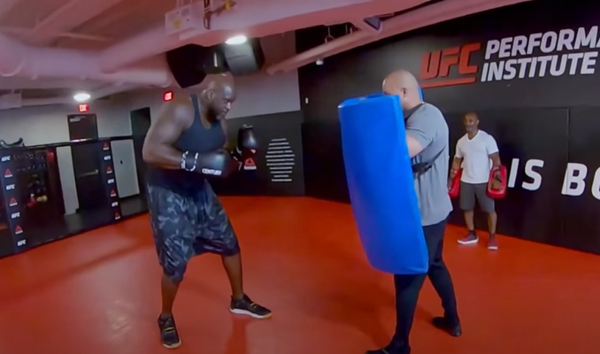 Shaqas įvardijo 4 NBA žaidėjus, su kuriais stotų prieš 5 MMA kovotojus (VIDEO)