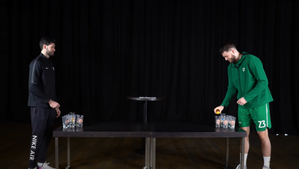 „Žalgiriečiams“ M. Gebenui ir P. Garino – nuotaikingas „waterpong“ iššūkis (VIDEO)