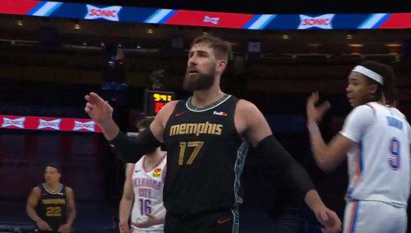 J. Valančiūnas svariai prisidėjo prie „Grizzlies“ pergalės (D. Sirvydis žaidė net 9 minutes)