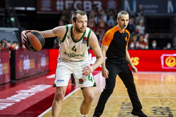 Oficialu: „Žalgiris“ pratęsė sutartį su L. Lekavičiumi