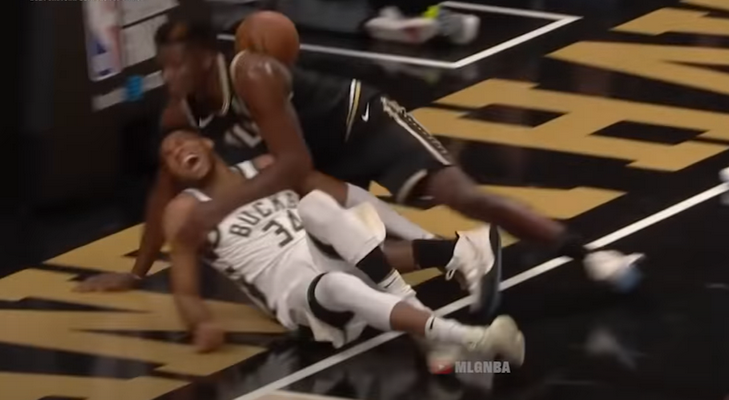 „Hawks“ nugalėjo „Bucks“, o G. Antetokounmpo rėkė iš skausmo (VIDEO)