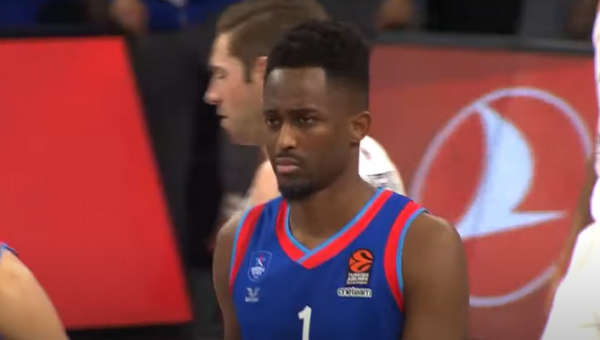 R. Beaubois ir toliau vilkės „Anadolu Efes“ marškinėlius