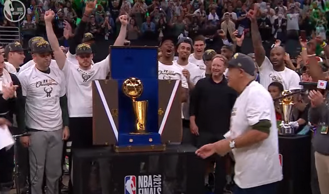 Po 50 metų „Bucks“ susigrąžino NBA titulą (VIDEO)