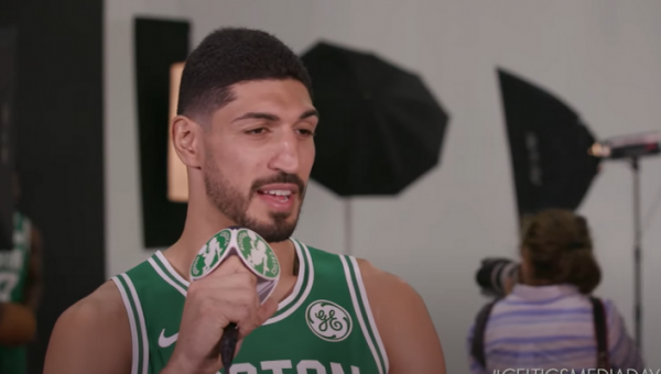 E. Kanteris grįžta į „Celtics“ (K. Walkeris žais „Knicks“ ekipoje)