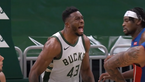 Th. Antetokounmpo pasirašė naują sutartį su „Bucks“