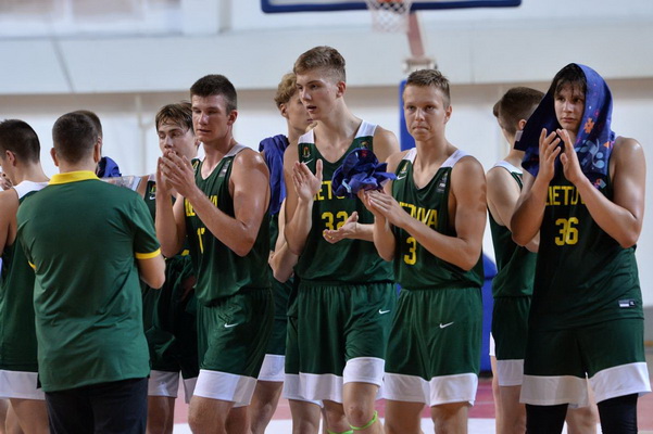 FIBA Challenger turnyre šešiolikmečiai vaikinai užtikrintai įveikė Rumuniją