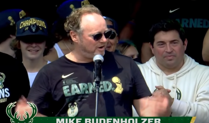 M. Budenholzeris sudarė naują sutartį su „Bucks“ komanda