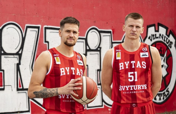 „Rytas“ pristatė aprangas: šįkart dominuoja raudona