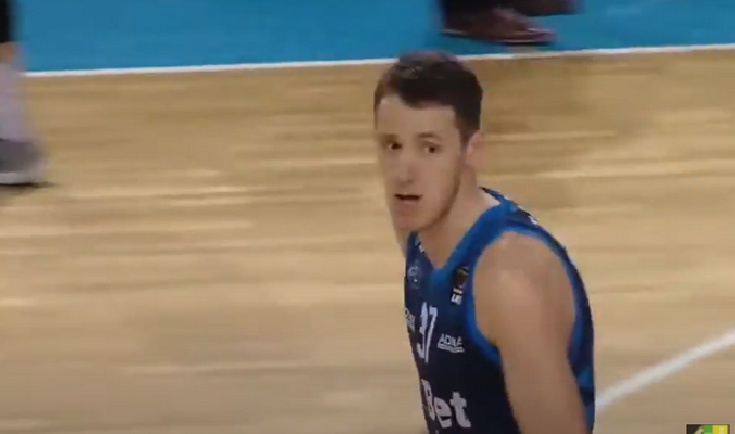 E. Tubutis ilgai be klubo nebuvo – rungtyniaus FIBA Čempionų lygoje