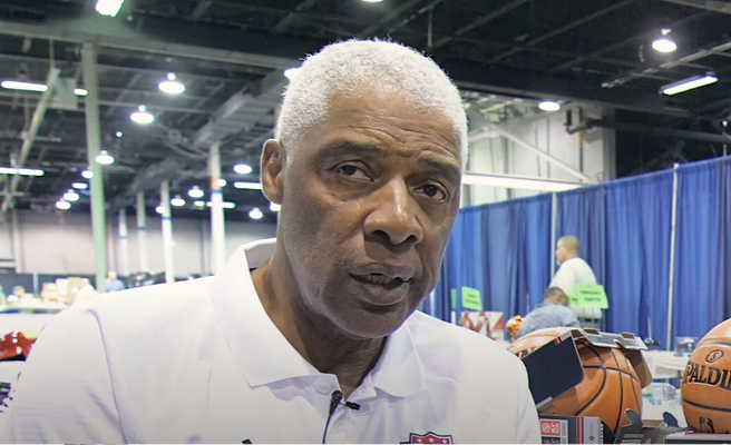 Legendinis J. Ervingas apie dabartinių NBA žaidėjų minkštumą: žiūrovams tai patinka