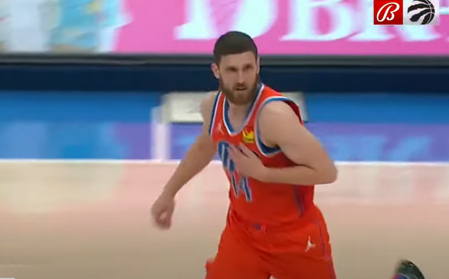 „Lakers“ ukrainiečio nesusigrąžins – keliasi į „Raptors“