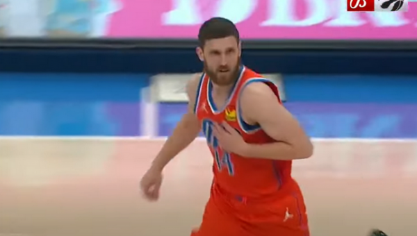 „Lakers“ ukrainiečio nesusigrąžins – keliasi į „Raptors“