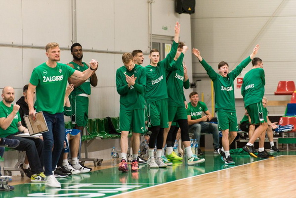 „Žalgirio“ fanai po pirmo mačo: „Komanda pasirodė gerai, tad rašyčiau devynetą“