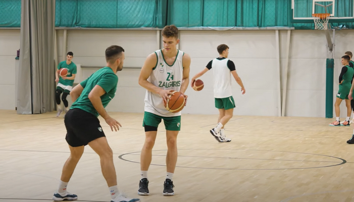 Atsinaujinę ir alkani – kaip vyksta „Žalgiris-2“ pasirengimas sezonui (VIDEO)