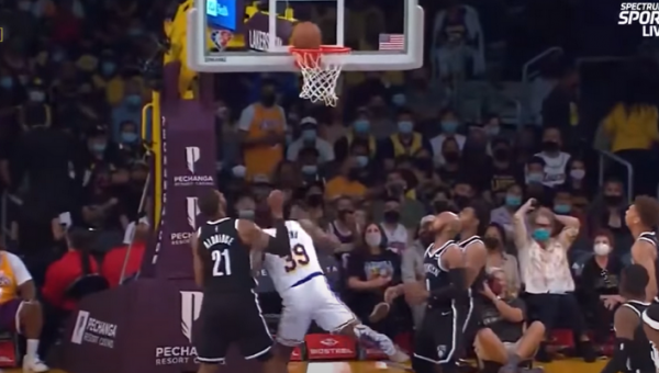 „Nets“ sutriuškino „Lakers“, abiejų komandų žvaigždės ilsėjosi (VIDEO)