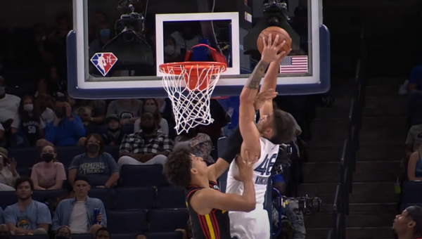 „Grizzlies“ gynėjas sukūrė įspūdingiausią NBA nakties momentą (NBA rezultatai)