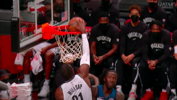 Du šūviai aidint sirenai ir P. Millsapo dėjimas – įspūdingiausi NBA nakties momentai (VIDEO)