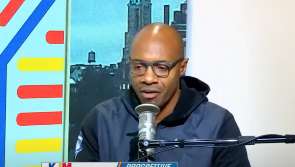 NBA ekspertas sulaukia „trolių“ linkėjimų mirti dėl K. Irvingo pozicijos gynimo