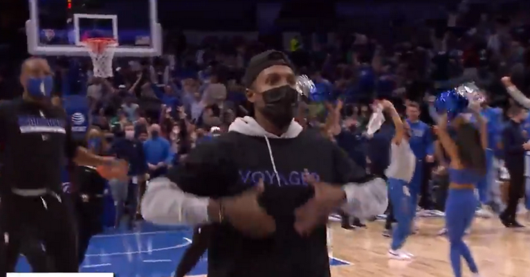 B. Bealo metimas – gražiausias NBA momentas, „Mavericks“ fano šūvio vertė – 100 tūkst.