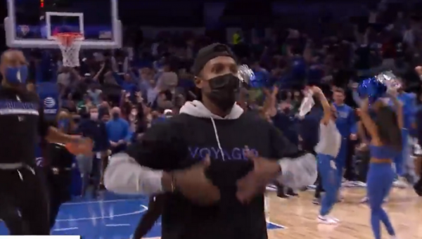 B. Bealo metimas – gražiausias NBA momentas, „Mavericks“ fano šūvio vertė – 100 tūkst.