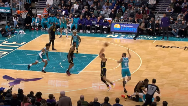 Įspūdingas S. Curry perdavimas ir J. Poole'o taškai - gražiausias NBA nakties momentas (VIDEO)
