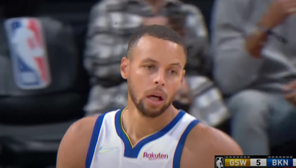 S. Curry pataikė devynis tritaškius, o „Warriors“ nugalėjo „Nets“ (VIDEO)