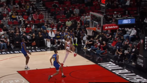 „Blazers“ naujoko įspūdingas dėjimas - gražiausias NBA nakties momentas (VIDEO)