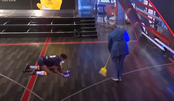 „Shaqtin' A Fool“ visiems nosį nušluostė valytojas iš Angolos (VIDEO)