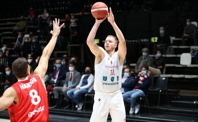 O. Olisevičius itin netaikliai atakavo krepšį, jo ekipa dramatiškai laimėjo FIBA Europos taurėje