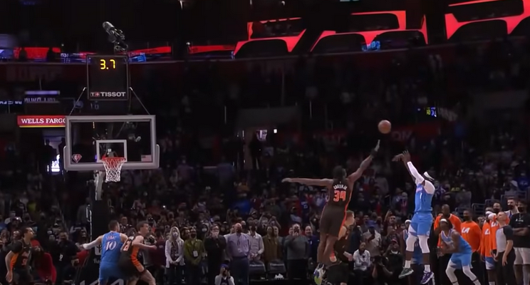 „Aklas“ N. Jokičiaus perdavimas bei pergalingas R. Jacksono šūvis – įspūdingiausi NBA momentai