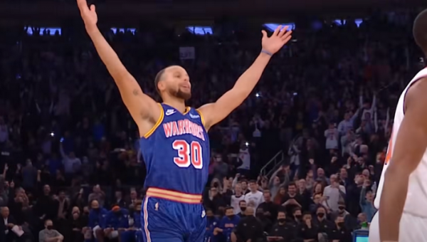 P. Siakamo dėjimas per K. Durantą ir rekordinis S. Curry šūvis – gražiausi NBA nakties momentai