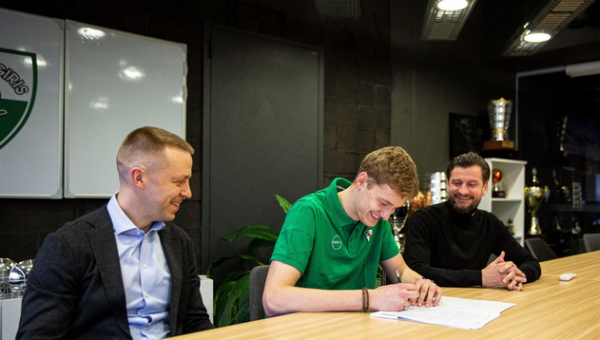 „Žalgiris“ pasirašė ilgalaikę sutartį su L. Lelevičiumi