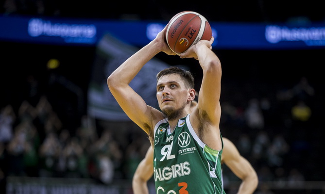 Antroje mačo pusėje pabudęs „Žalgiris“ įrodė pranašumą prieš „Dzūkiją“