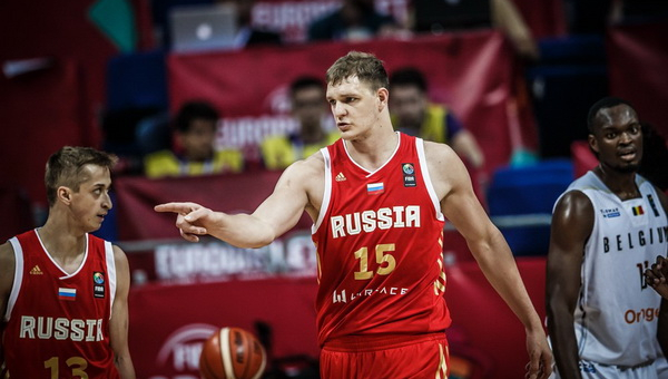 T. Mozgovas nekabina sportbačių ant vinies – rado naują klubą