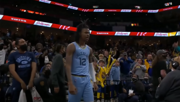 J. Morantas nepadavė rankos jaunam „Grizzlies“ sirgaliui su S. Curry marškinėliais (VIDEO)