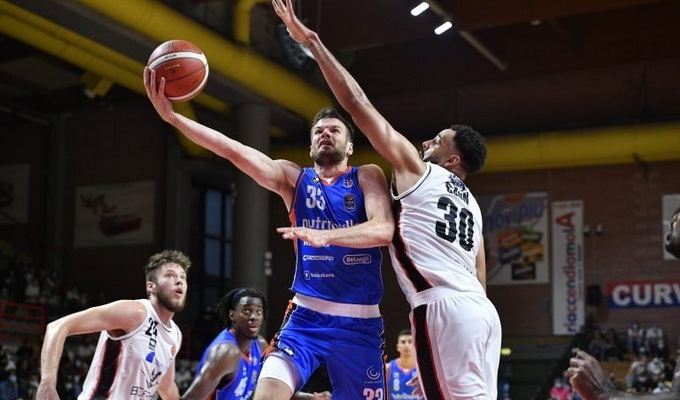 T. Dimšos komanda nesėkme pradėjo Čempionų lygos „Top 16“ etapą