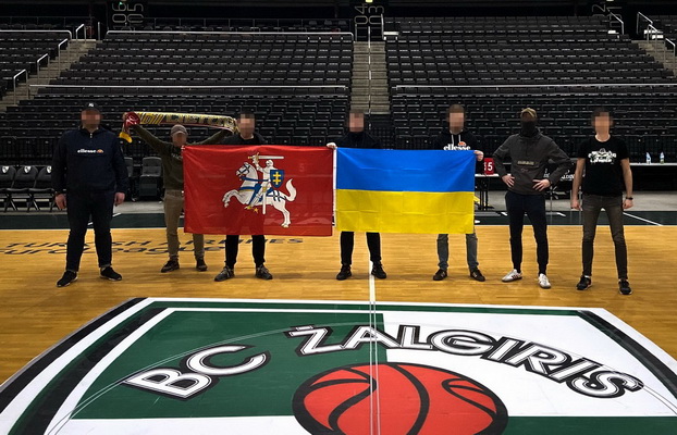 Pagirtinas gestas iš „Green White Boys“: kviečia į Ukrainos palaikymo akciją