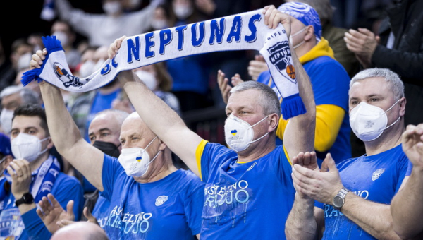 Nelaimė Klaipėdoje: per LKL rungtynes iš antro aukšto nukrito keturmetis