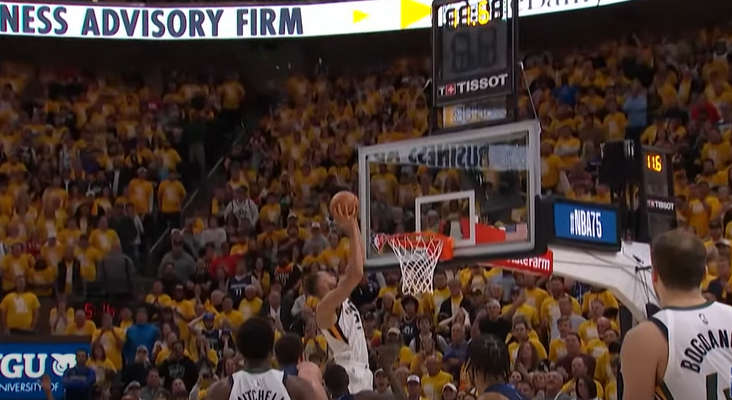 Pergalingas R. Goberto dėjimas – įspūdingiausias NBA nakties momentas